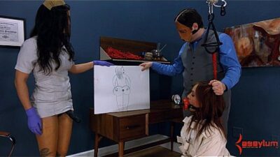 Anal virgin gets asshole stretched after drawing picture of a gape